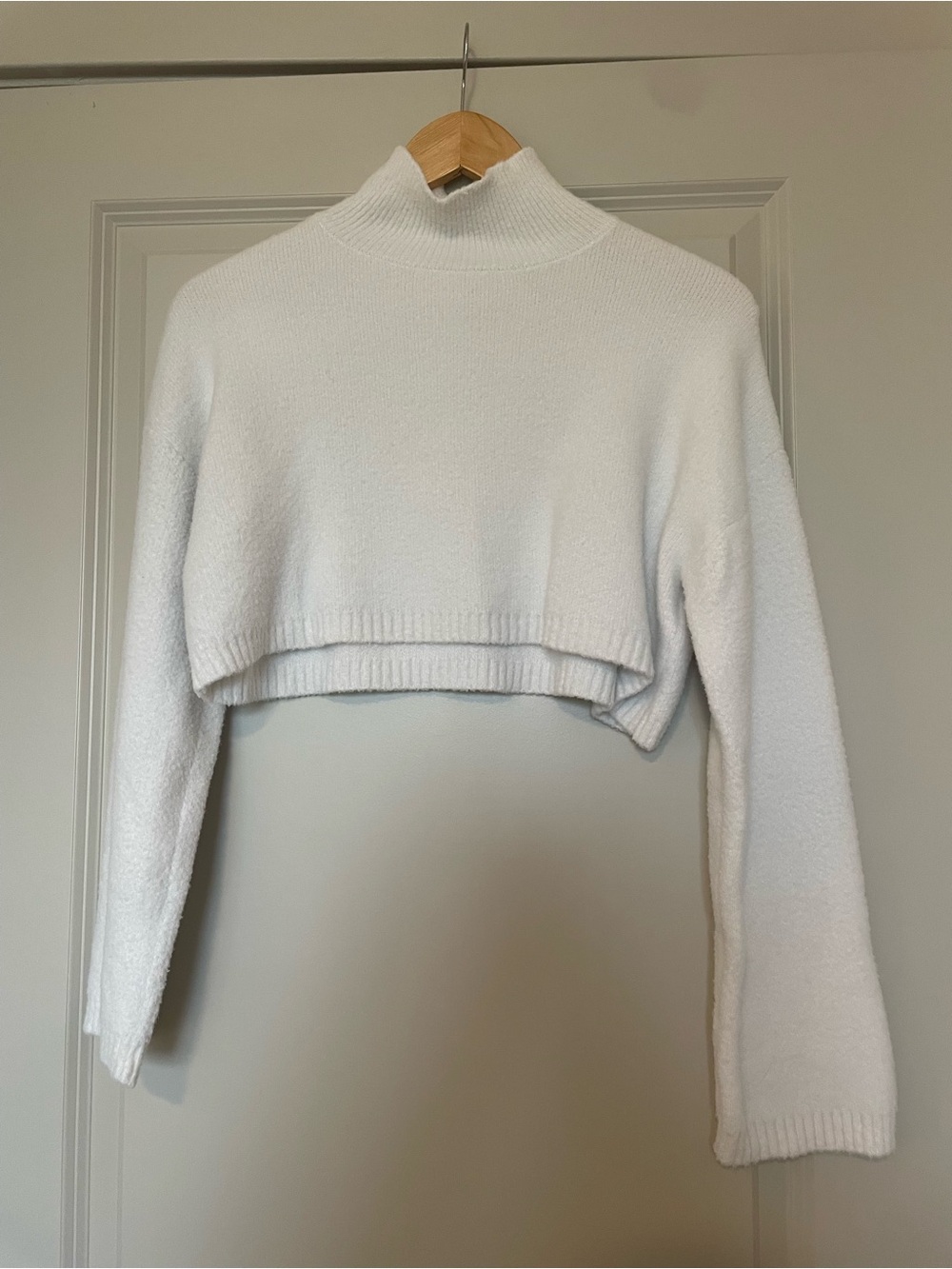 Zara White Cropped Turtleneck Sweater